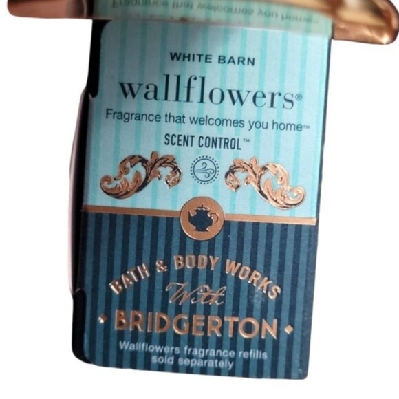 Bath & Body Works x Bridgerton Gift Set Candle Plug Bee PocketBac Holders NWT - Picture 8 of 16